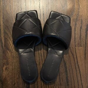 Bottega Veneta black padded sandals size 7